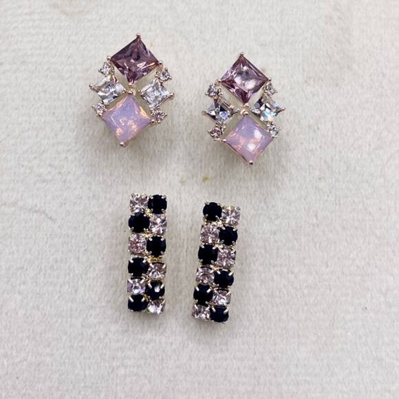 Lot of Two VTG Pairs Of Sparkly Rhinestones Earrings - Picture 3 of 4